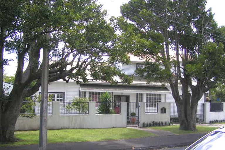Photo of property in 1/2 Ewen Street, Takapuna, Auckland, 0622