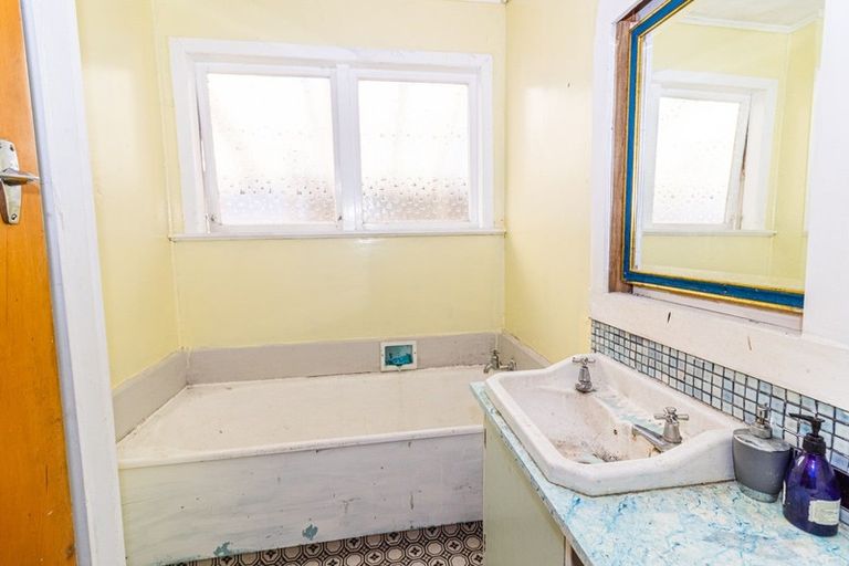 Photo of property in 134 Cornfoot Street, Castlecliff, Whanganui, 4501