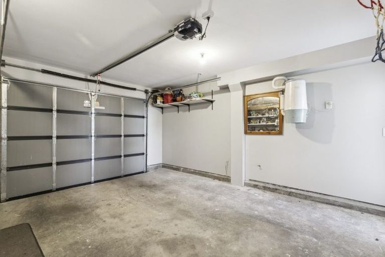 Photo of property in 2b Paratu Way, Strathmore Park, Wellington, 6022