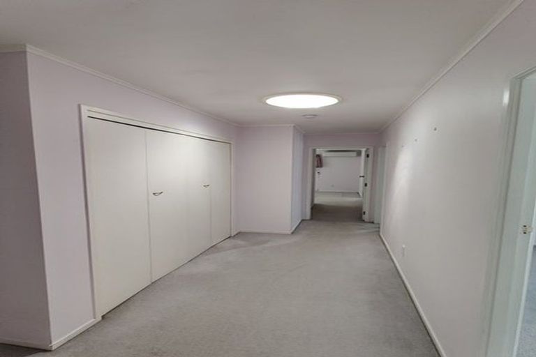 Photo of property in 60 Lewisham Street, Highland Park, Auckland, 2010