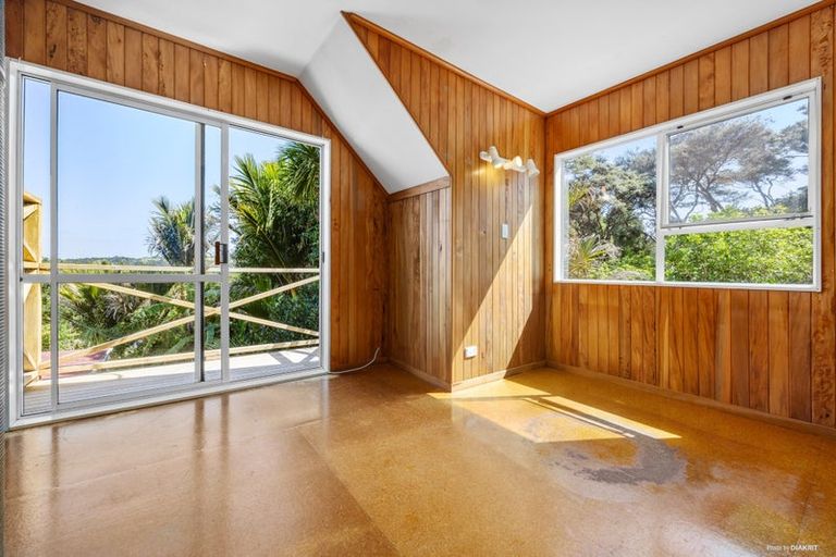 Photo of property in 37 Clinton Road, Tawharanui Peninsula, Warkworth, 0986