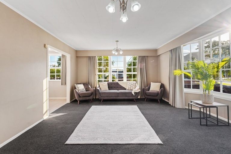 Photo of property in 54 Brightwater Crescent, Totara Park, Upper Hutt, 5018