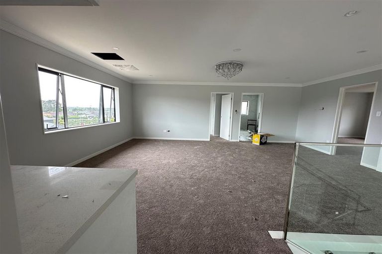 Photo of property in 16 Lumber Rise, Swanson, Auckland, 0614