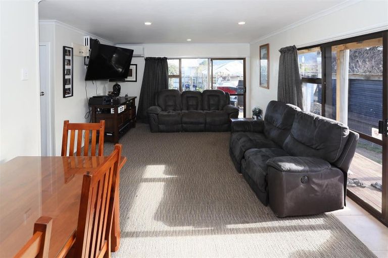 Photo of property in 6 Rinaha Place, Koutu, Rotorua, 3010