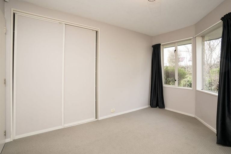 Photo of property in 3a Sealy Place, Bryndwr, Christchurch, 8053