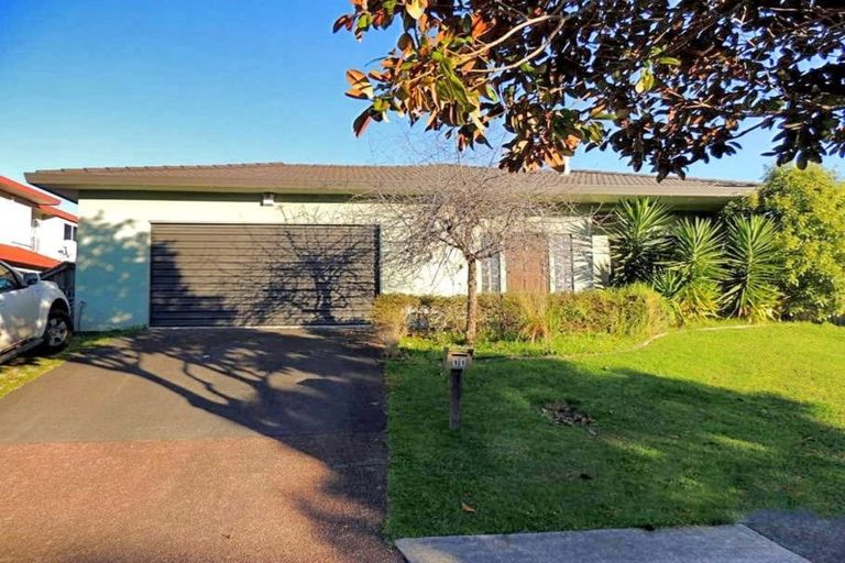 Photo of property in 11 Bob Charles Drive, Golflands, Auckland, 2013