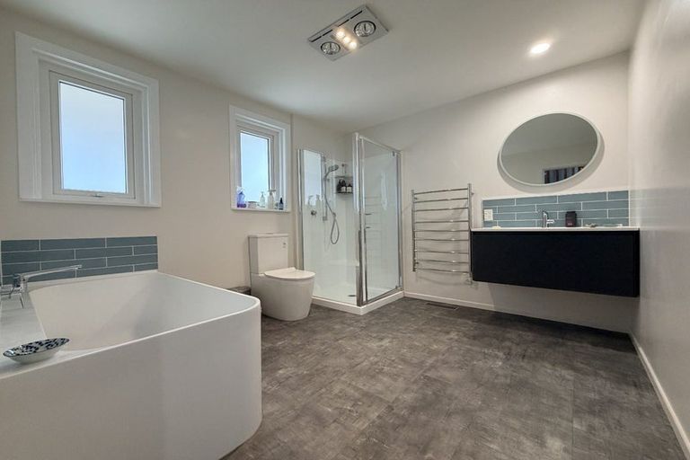 Photo of property in 4 School Road, Plimmerton, Porirua, 5026