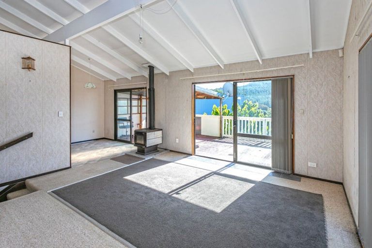 Photo of property in 104 Titiro Place, Onemana, Whangamata, 3691