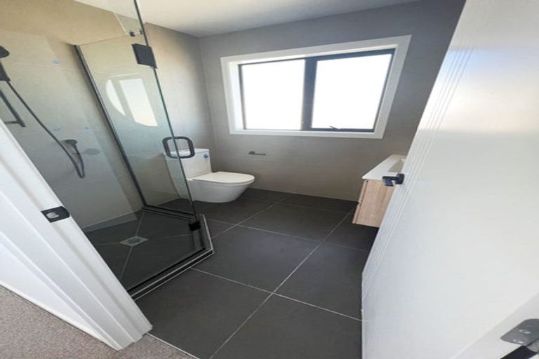 Photo of property in 17 Manawanui Way, Orewa, 0931