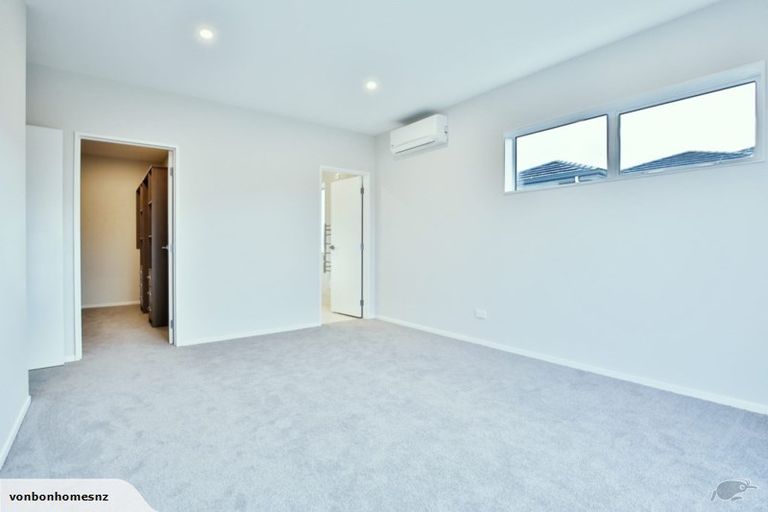 Photo of property in 52 Schoolside Road, Kumeu, 0810