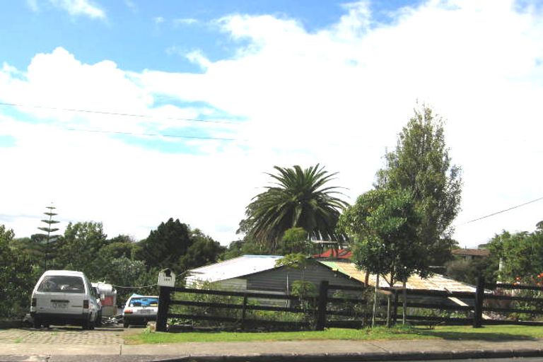 Photo of property in 106 Sunnyside Road, Sunnyvale, Auckland, 0612