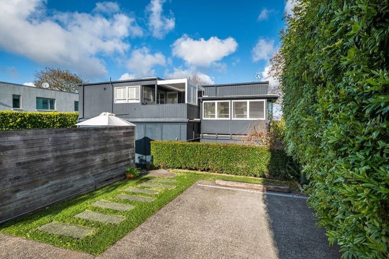 Photo of property in 2/13 Waitemata Road, Hauraki, Auckland, 0622
