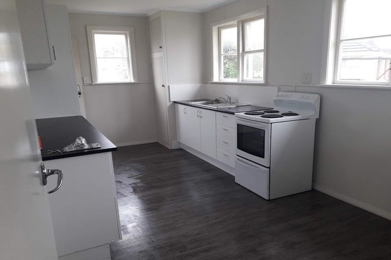 Photo of property in 354 Oxford Terrace, Avalon, Lower Hutt, 5011