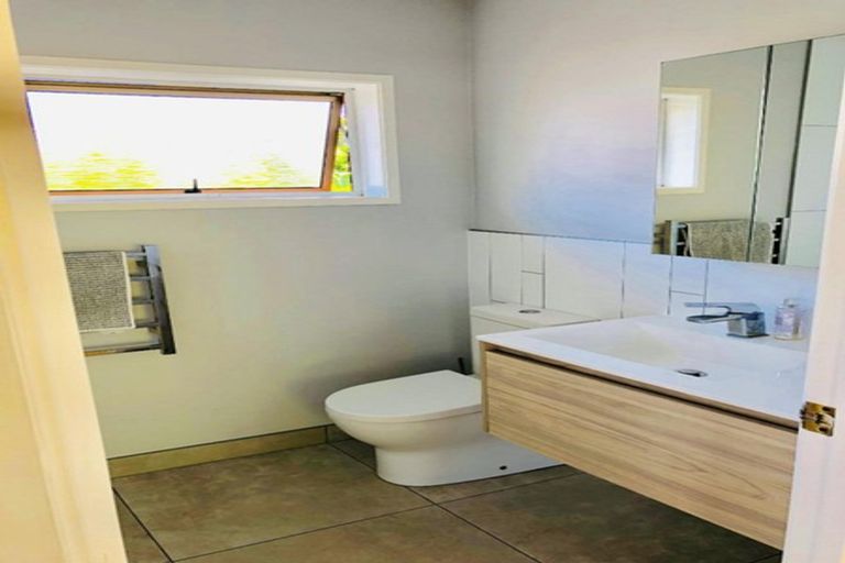 Photo of property in 1/70 Beresford Street, Bayswater, Auckland, 0622