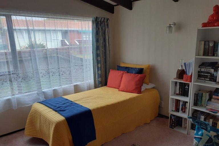 Photo of property in 1/13 Scarlock Avenue, Browns Bay, Auckland, 0630