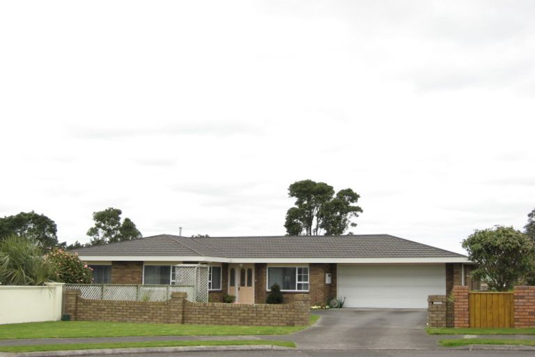 Photo of property in 12 Chatswood Grove, Fitzroy, New Plymouth, 4312