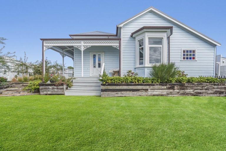 Photo of property in 18 Morley Street, New Plymouth, 4310