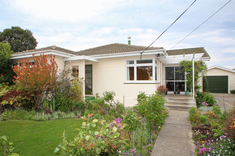 Photo of property in 25 Sandringham Street, Oamaru North, Oamaru, 9400