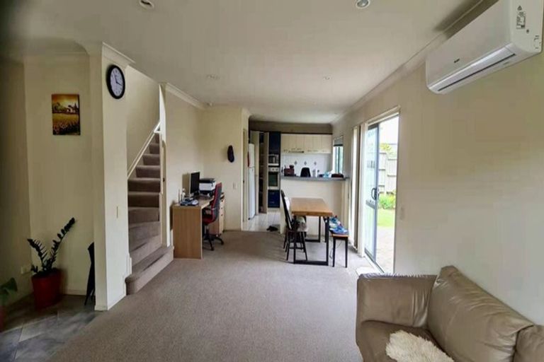 Photo of property in 30 Stellamaris Way, Northpark, Auckland, 2013