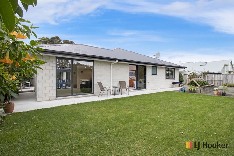 Photo of property in 11 Ian Place, Waihi Beach, 3611