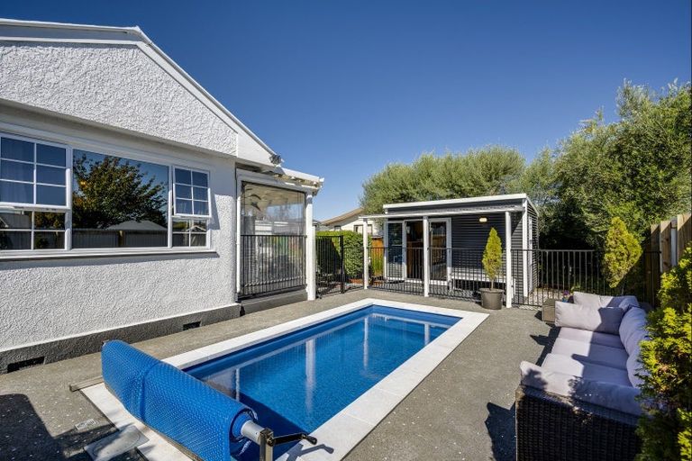 Photo of property in 14 Moeller Street, Taradale, Napier, 4112