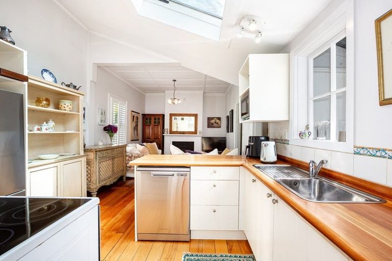 Photo of property in 227 Tinakori Road, Thorndon, Wellington, 6011