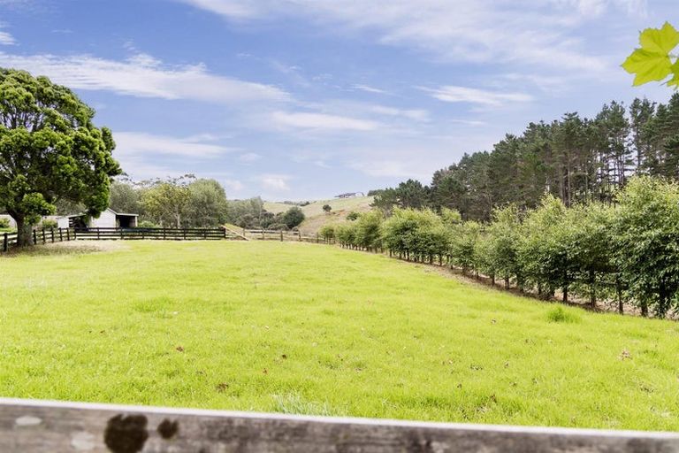 Photo of property in 298 Rimmer Road, Helensville, 0875