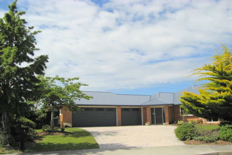 Photo of property in 4 Cobden Place, Woodend, 7610