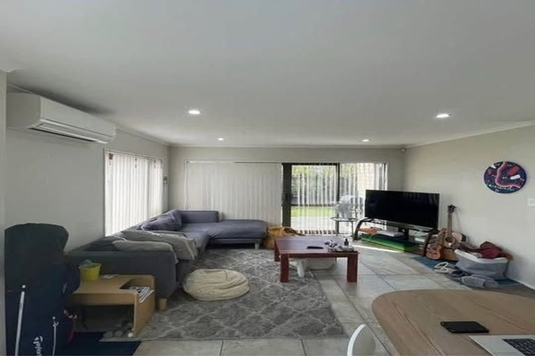 Photo of property in 14a Elliot Street, Howick, Auckland, 2014