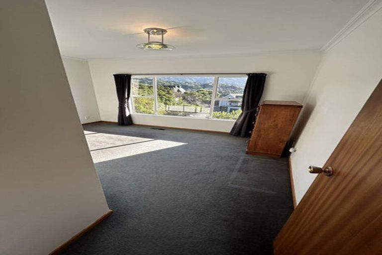 Photo of property in 6 Randolph Road, Crofton Downs, Wellington, 6035