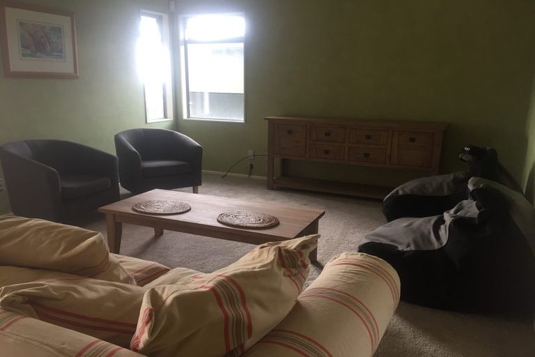 Photo of property in 24 Pitcairn Street, Oakura, 4314