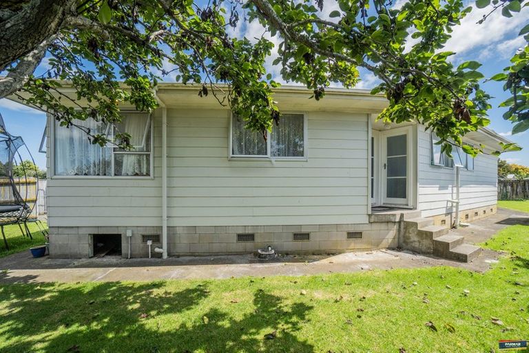 Photo of property in 11 Funnell Place, Manurewa, Auckland, 2102