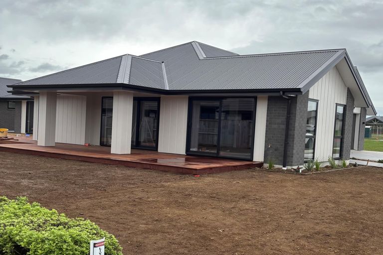 Photo of property in 11 Richards Street, Cambridge, 3434