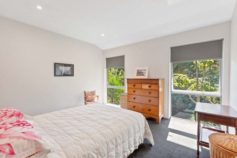 Photo of property in 118 Ngarara Road, Waikanae, 5036