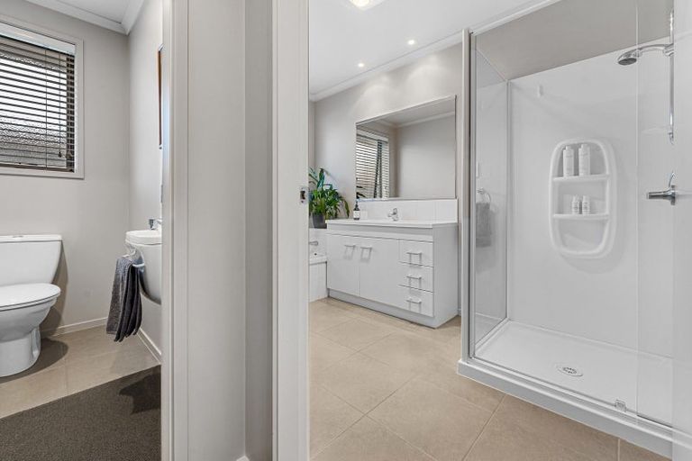 Photo of property in 6 Barometer Way, Pyes Pa, Tauranga, 3112