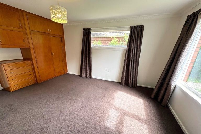 Photo of property in 1/2 Holliss Avenue, Cashmere, Christchurch, 8022