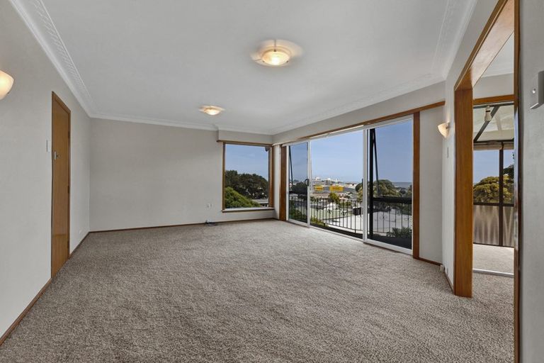 Photo of property in 83a Eliot Street, New Plymouth, 4310