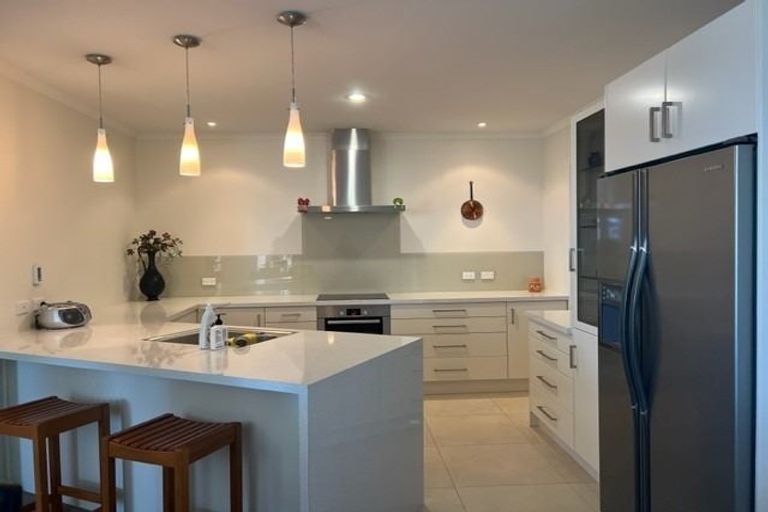 Photo of property in 16 Parkland Rise, Omokoroa, 3114