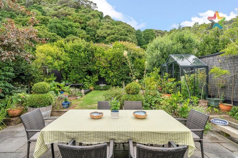 Photo of property in 377 Muritai Road, Eastbourne, Lower Hutt, 5013