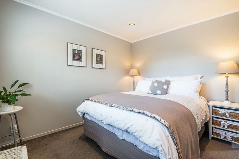 Photo of property in 1/15 Telephone Road, Birkenhead, Auckland, 0626