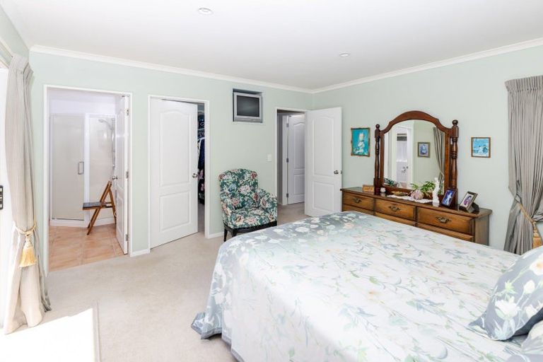 Photo of property in 44 Limousin Place, Grandview Heights, Hamilton, 3200