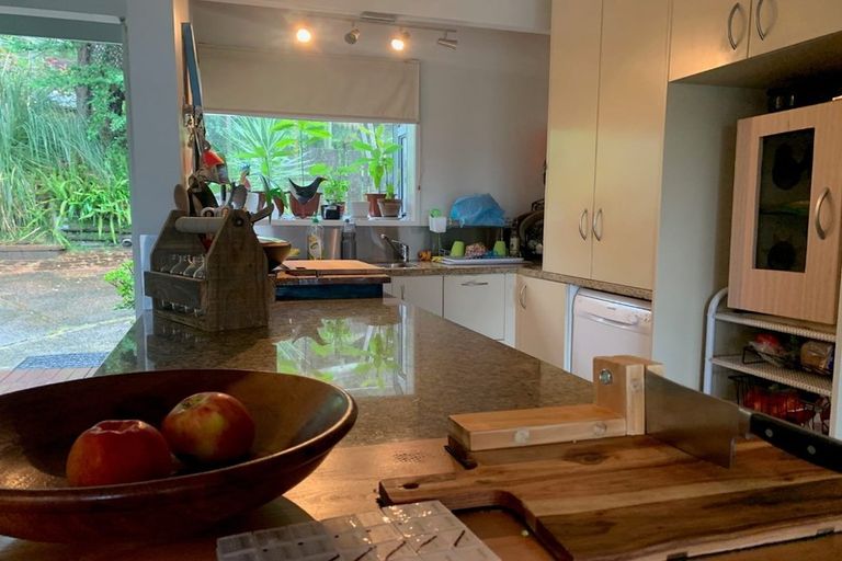 Photo of property in 1/39 Brigantine Drive, Beach Haven, Auckland, 0626