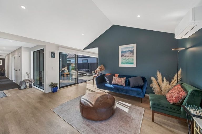 Photo of property in 2 Preferred Lane, Halswell, Christchurch, 8025