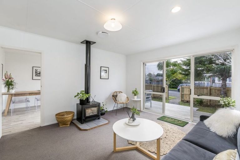 Photo of property in 2a Helga Crescent, Te Atatu Peninsula, Auckland, 0610