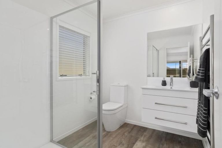 Photo of property in 10 Awatira Drive, Papamoa Beach, Papamoa, 3118