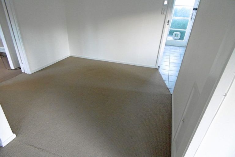 Photo of property in 1/6 Keldale Place, Forrest Hill, Auckland, 0620