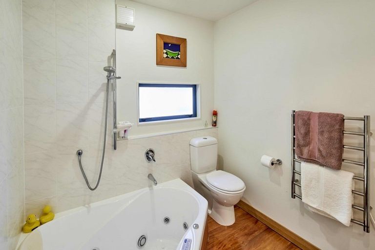 Photo of property in 30 Moana Road, Plimmerton, Porirua, 5026