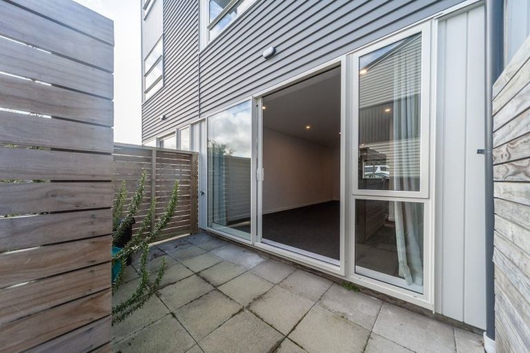 Photo of property in 2/24 Princess Terrace, Newtown, Wellington, 6021