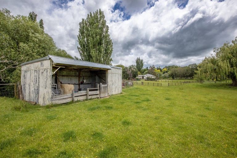 Photo of property in 36 Riverdale Road, Dannevirke, 4930