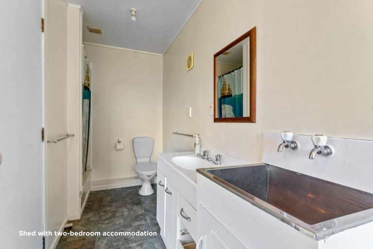 Photo of property in 200 Awa Road, Kumeu, 0891
